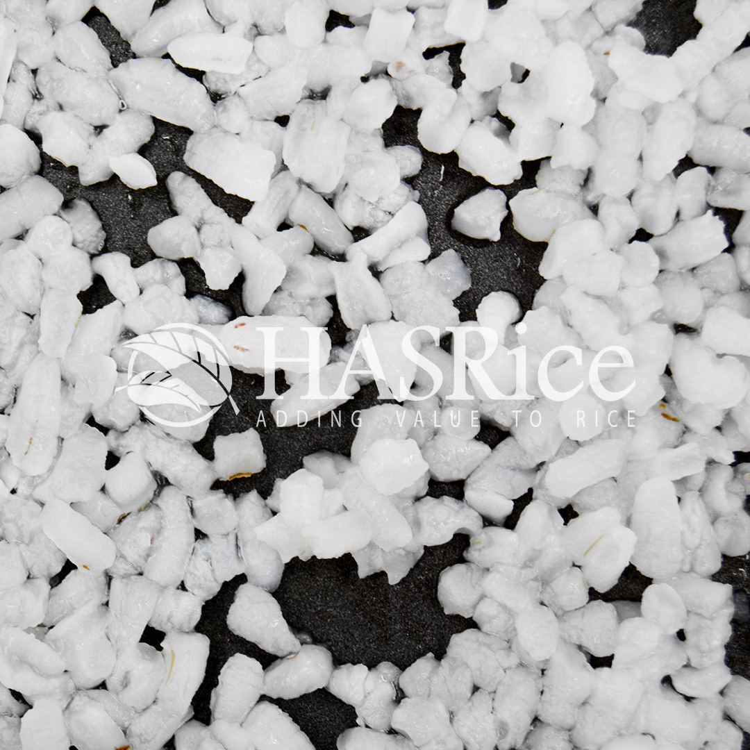 Cooked 100% broken rice prepared for West African meals (preparation 5 of 6)
