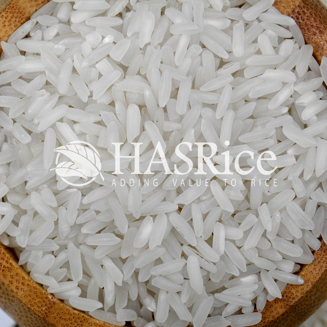 IRRI-6 15% broken white rice grain (close-up 2 of 6)