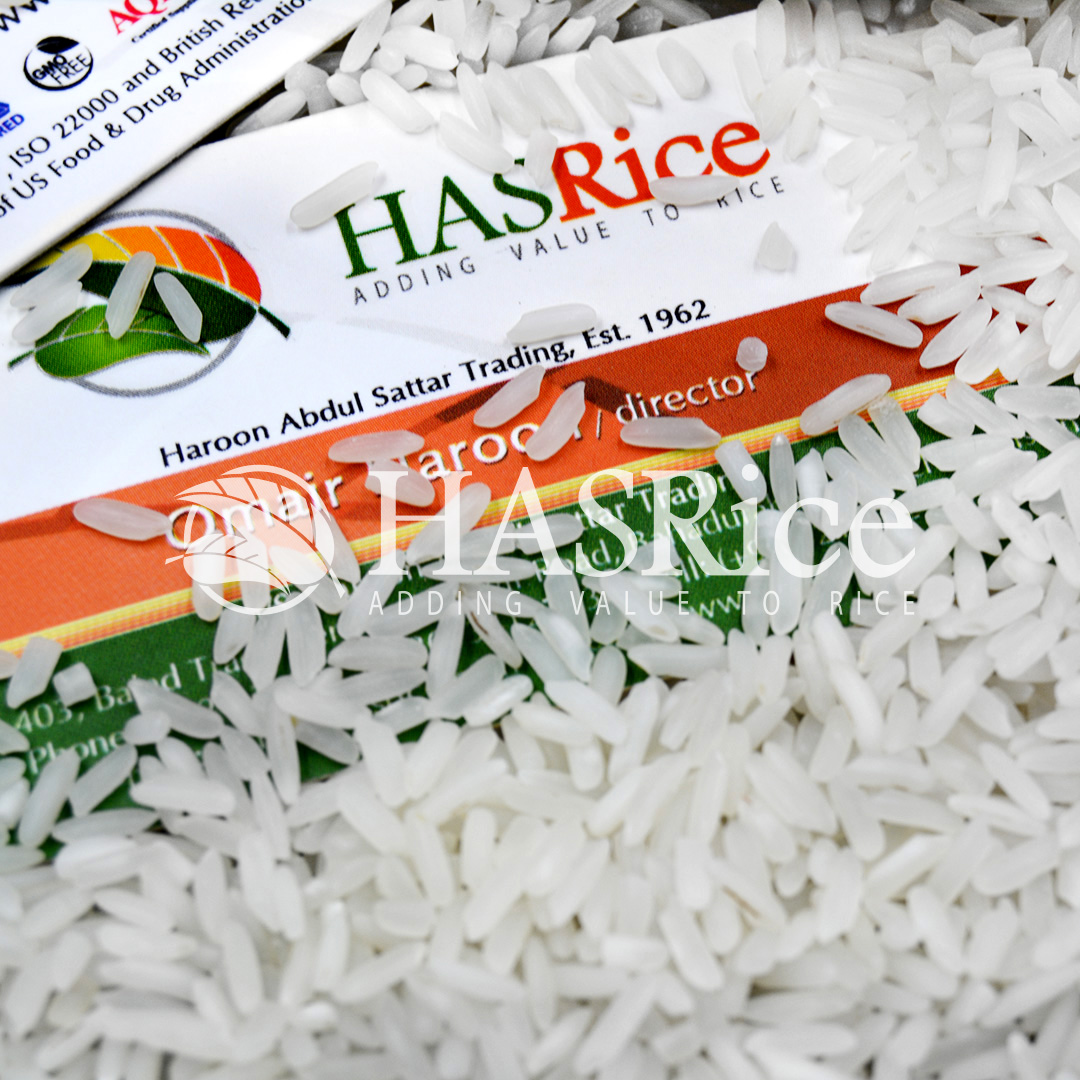 IRRI-6 15% broken white rice grain (close-up 5 of 6)