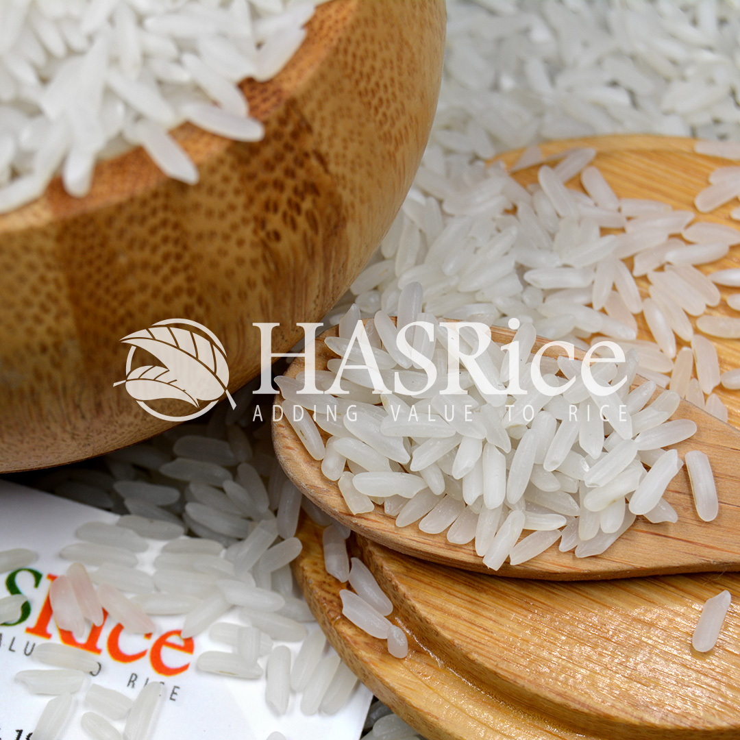 IRRI-6 5% broken white rice grain (close-up 1 of 6)